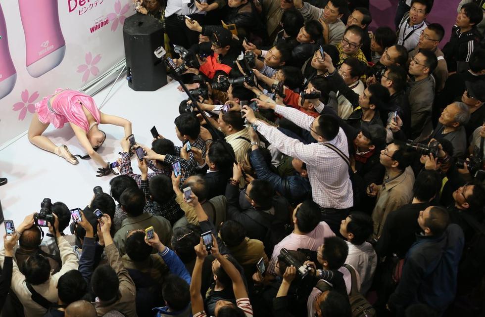 上海成人用品展開幕 男性觀眾爆棚